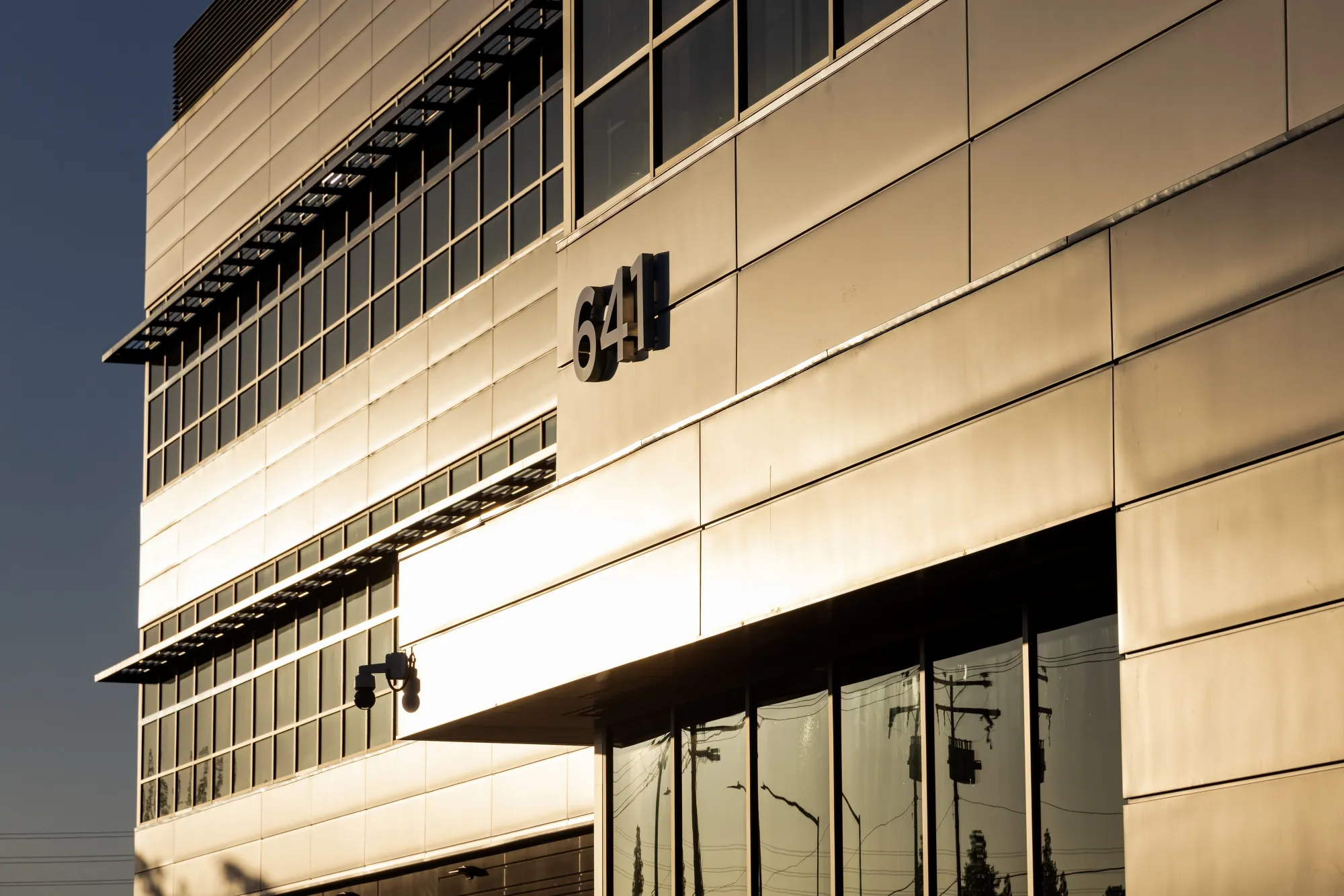 Порожні дата-центри в столиці Nvidia: як дефіцит електрики гальмує AI-ривок